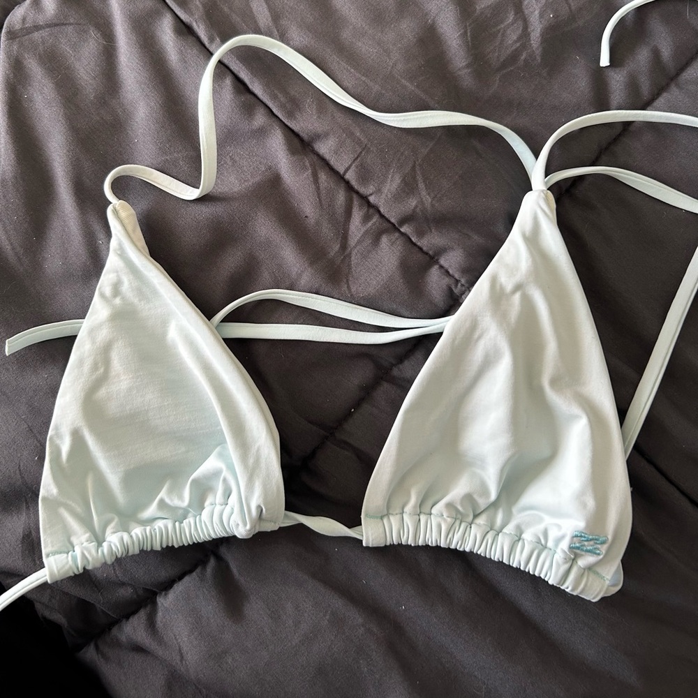 Baby blue billabong top